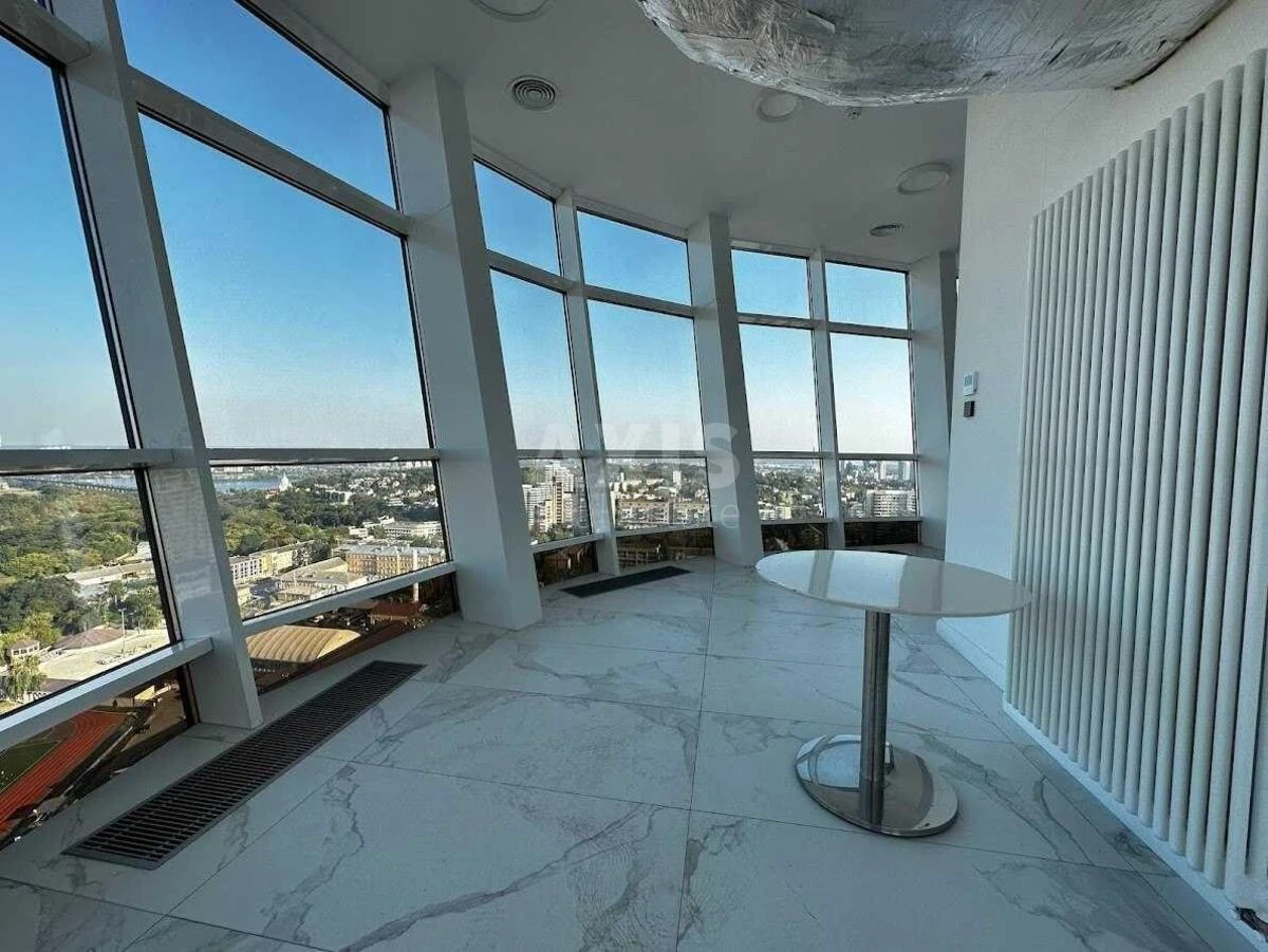 Office bul. Lesi Ukrai'nky 2, 700m26670110