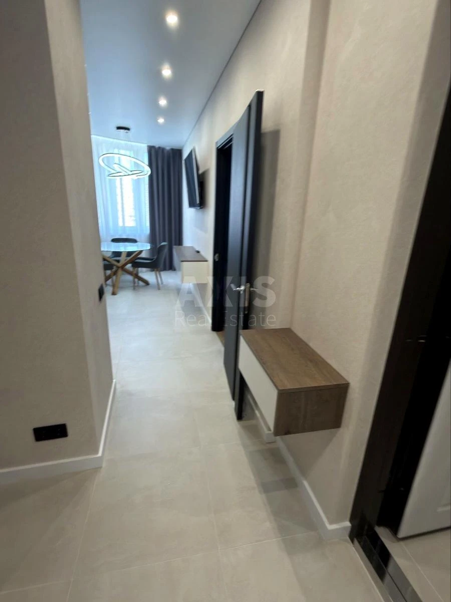 1k apartment vul. Naberezhna 256820713