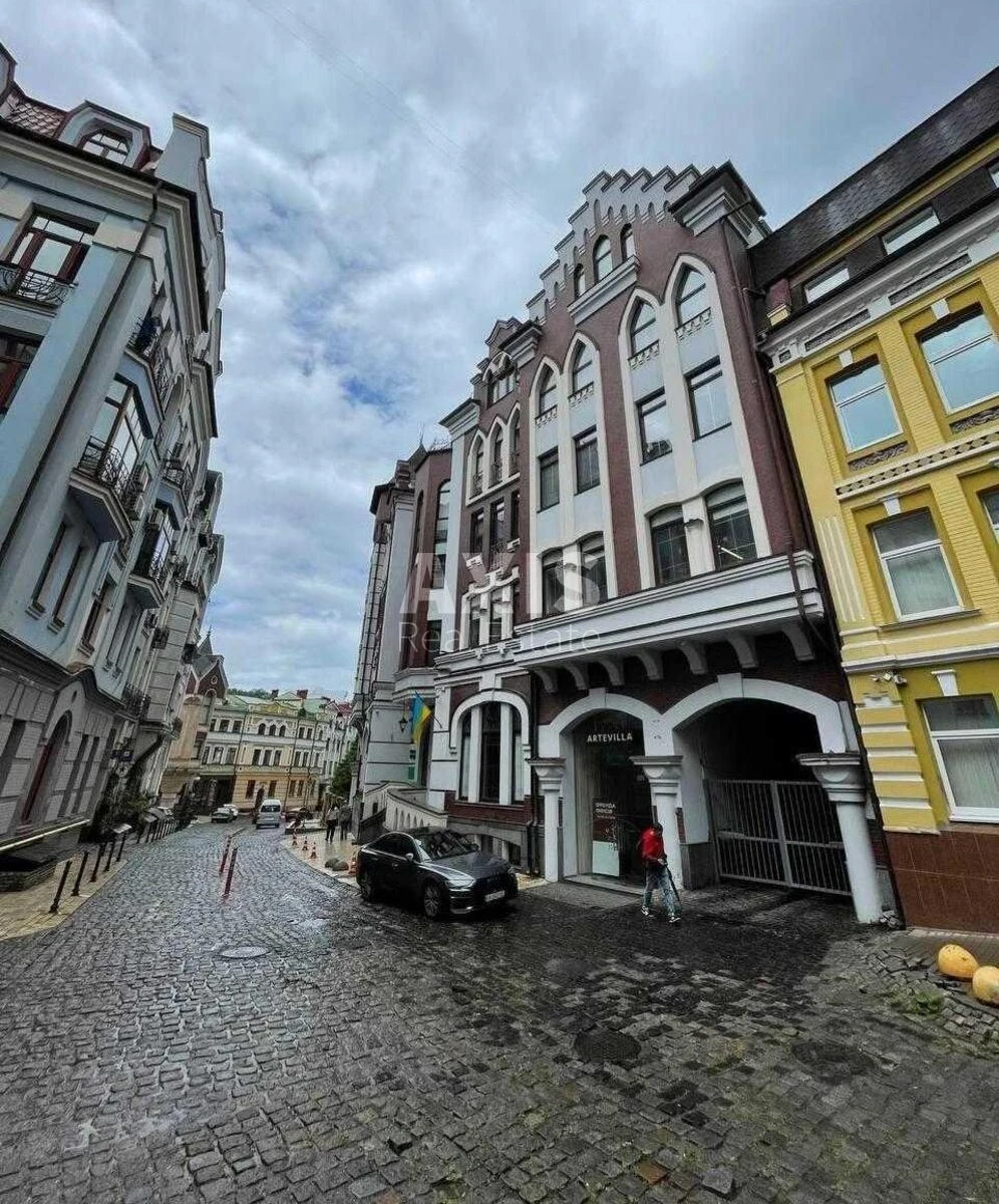 Офис ул. Воздвиженская 41, 137м25681910