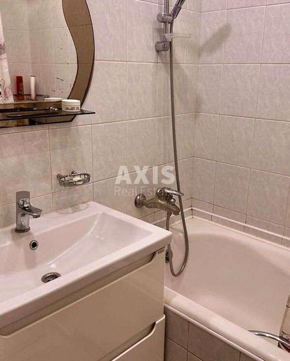 4k apartment pr-t Vatutina Generala 10318697