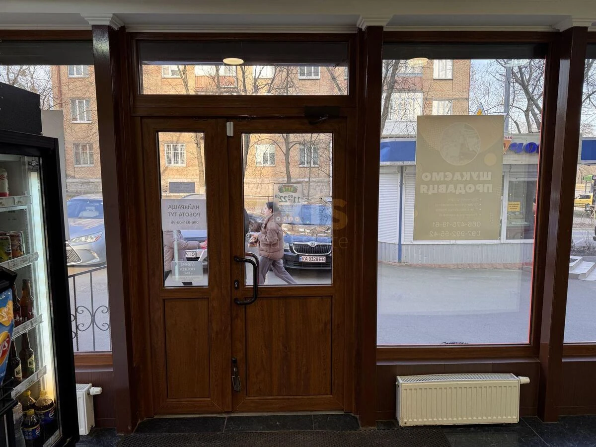 Объект торговли пр-т Голосеевский 108/1, 42м2669601