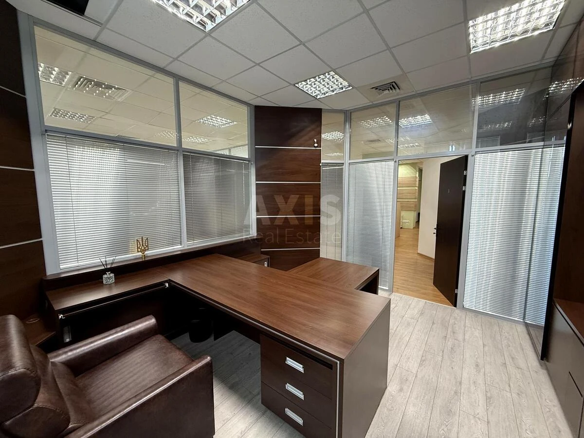 Офис ул. Дмитриевская 75, 260м26884111