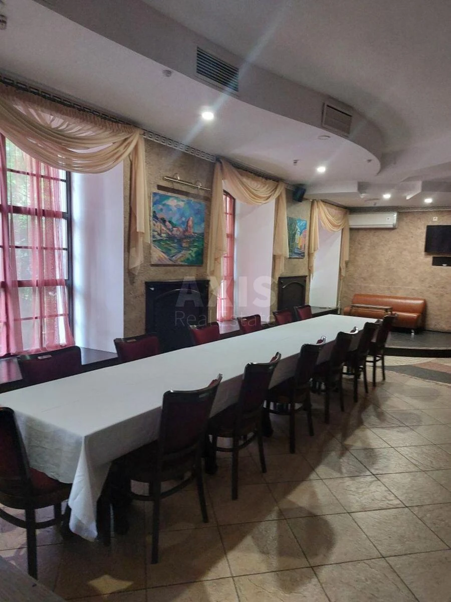 Trade object vul. Gogolivs'ka 39, 202m2600131