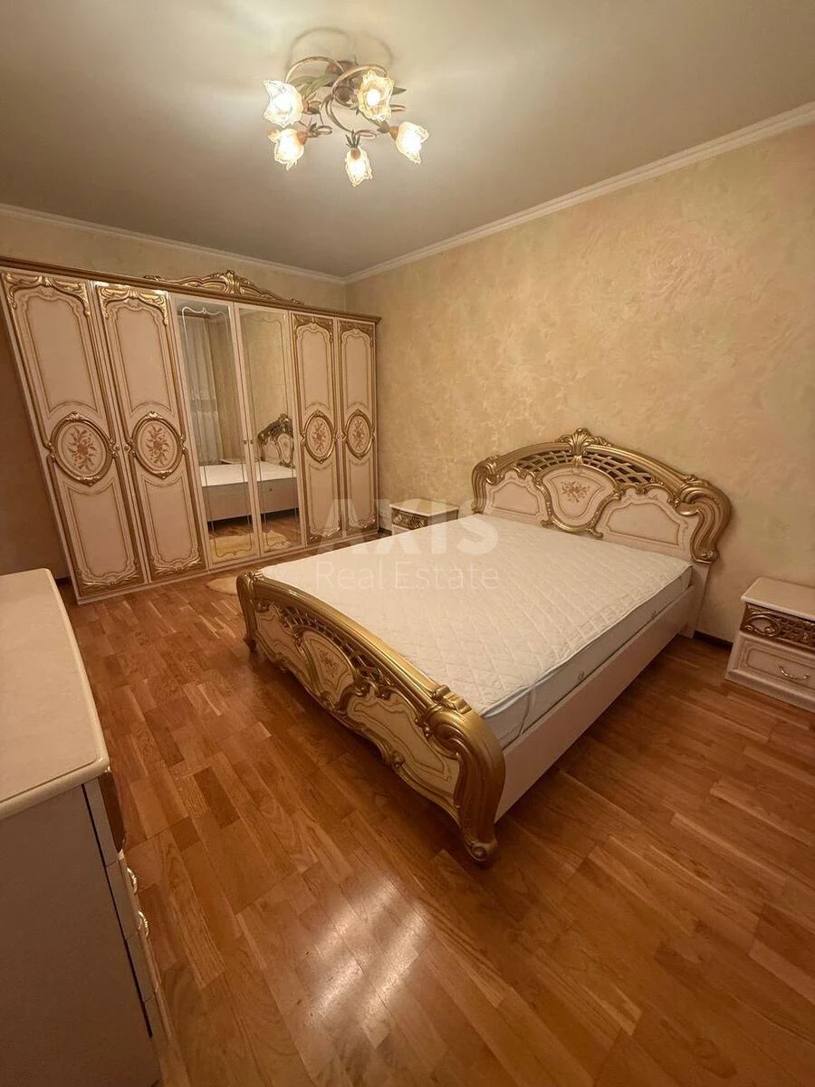 2к квартира пр-т Гонгадзе Георгия 32В673876