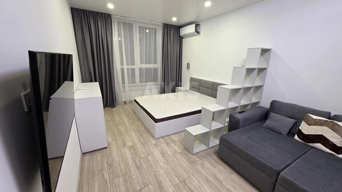 1k apartment vul. Grechka Marshala 10Л645083