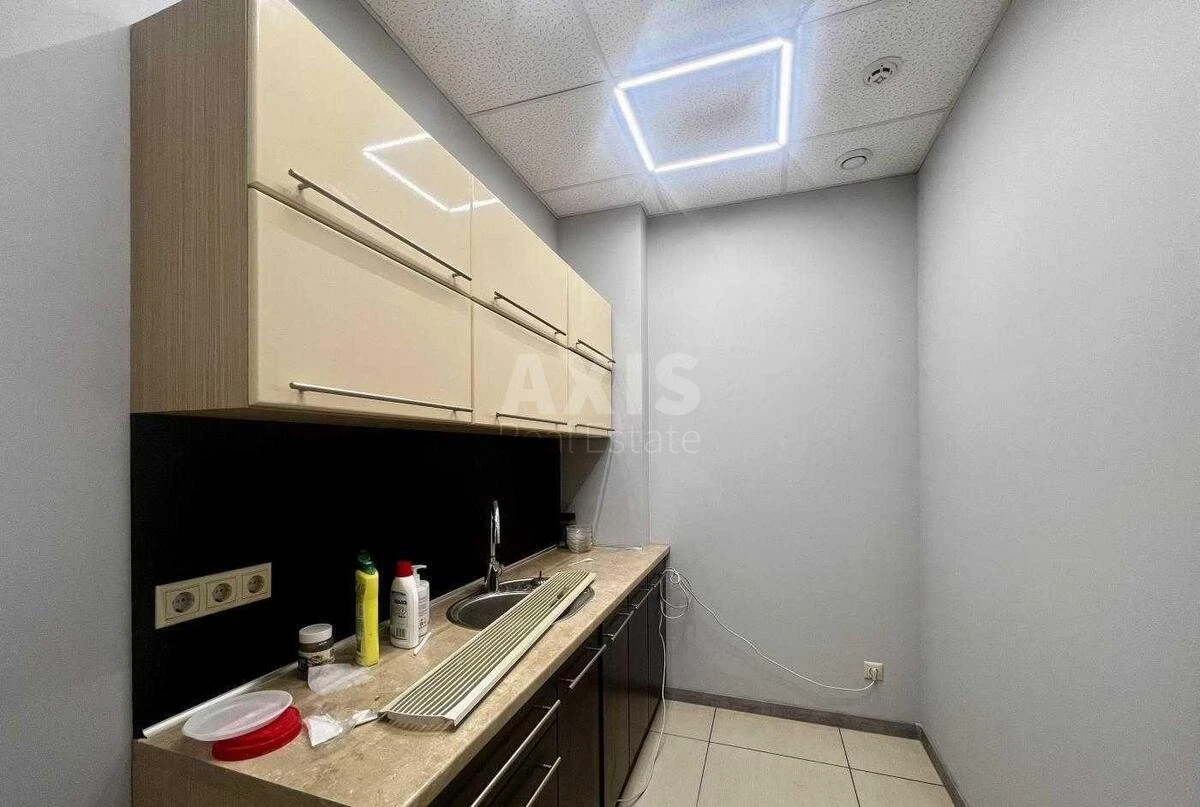 Office vul. Antonovycha 33В, 152m2685235