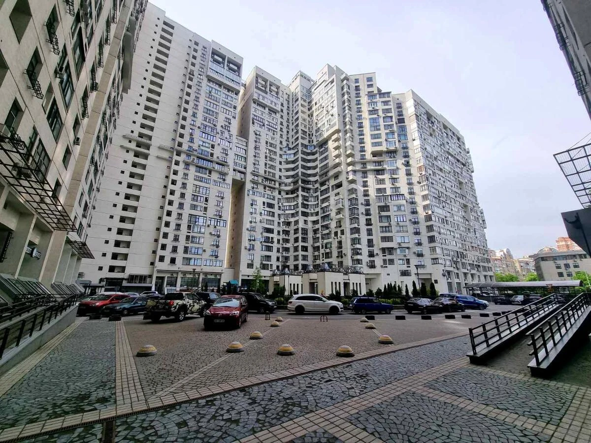 3k apartment vul. Jevgena Konoval'cja 44А6692514