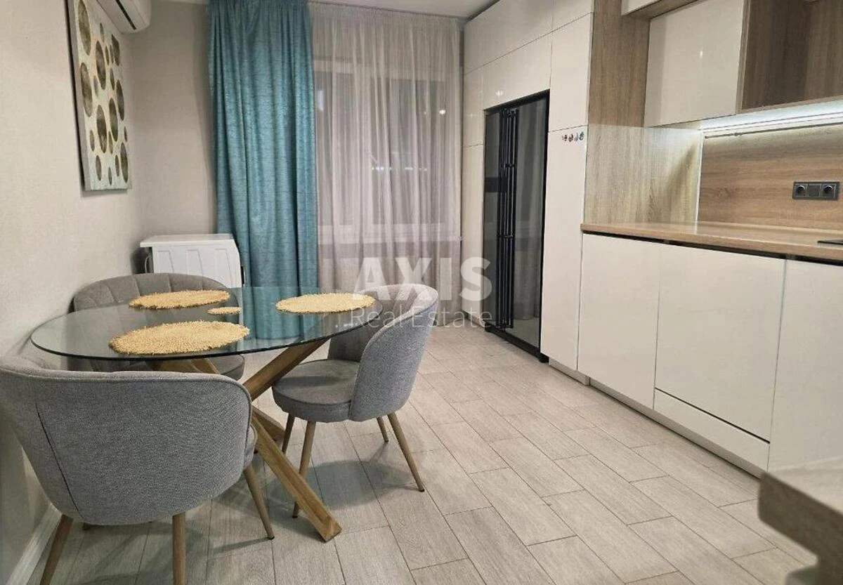 3k apartment vul. Yulia Zdanovska 34A70958