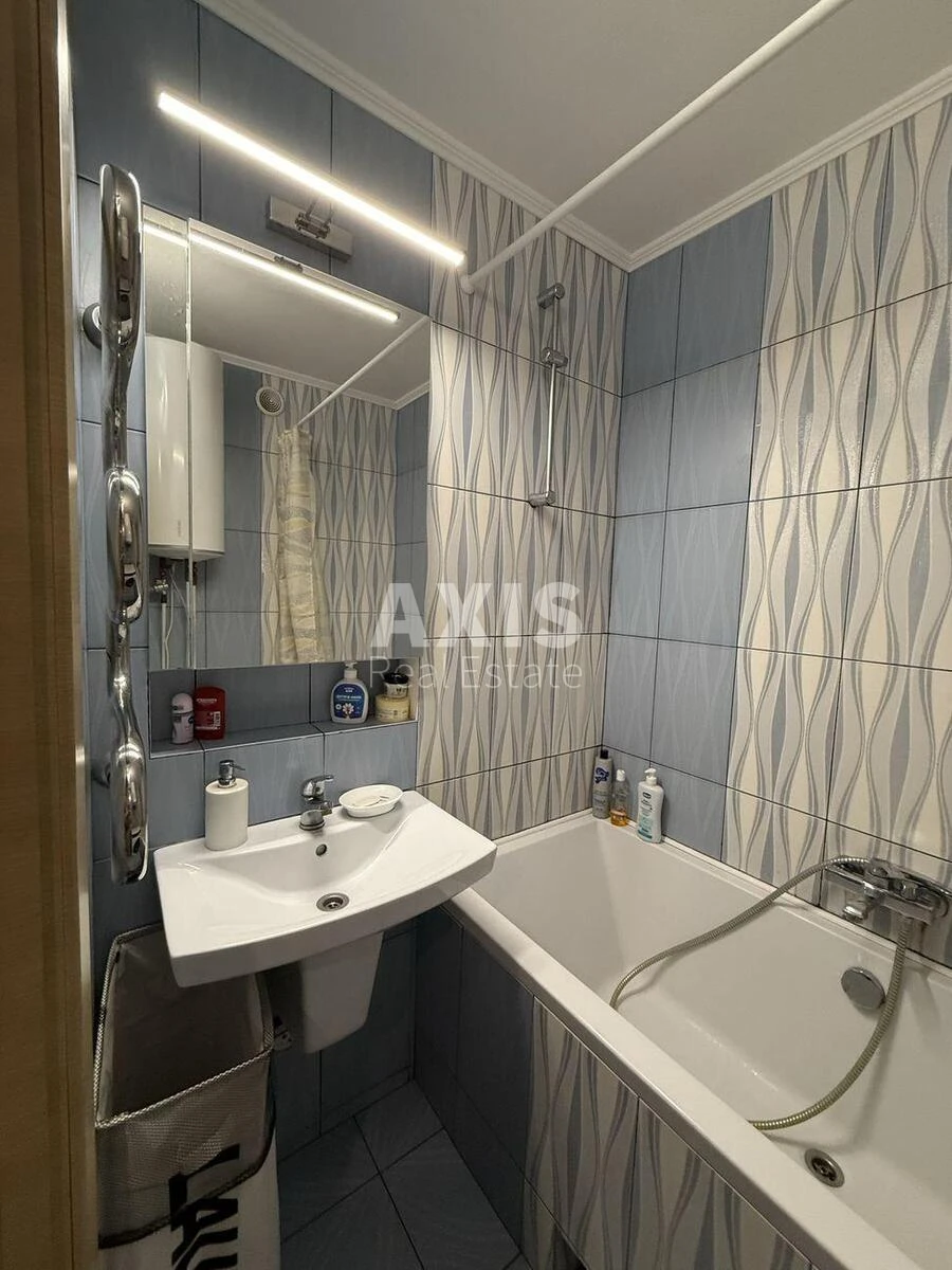 1k apartment pr-t Romana Shuhevicha fourteen A656164