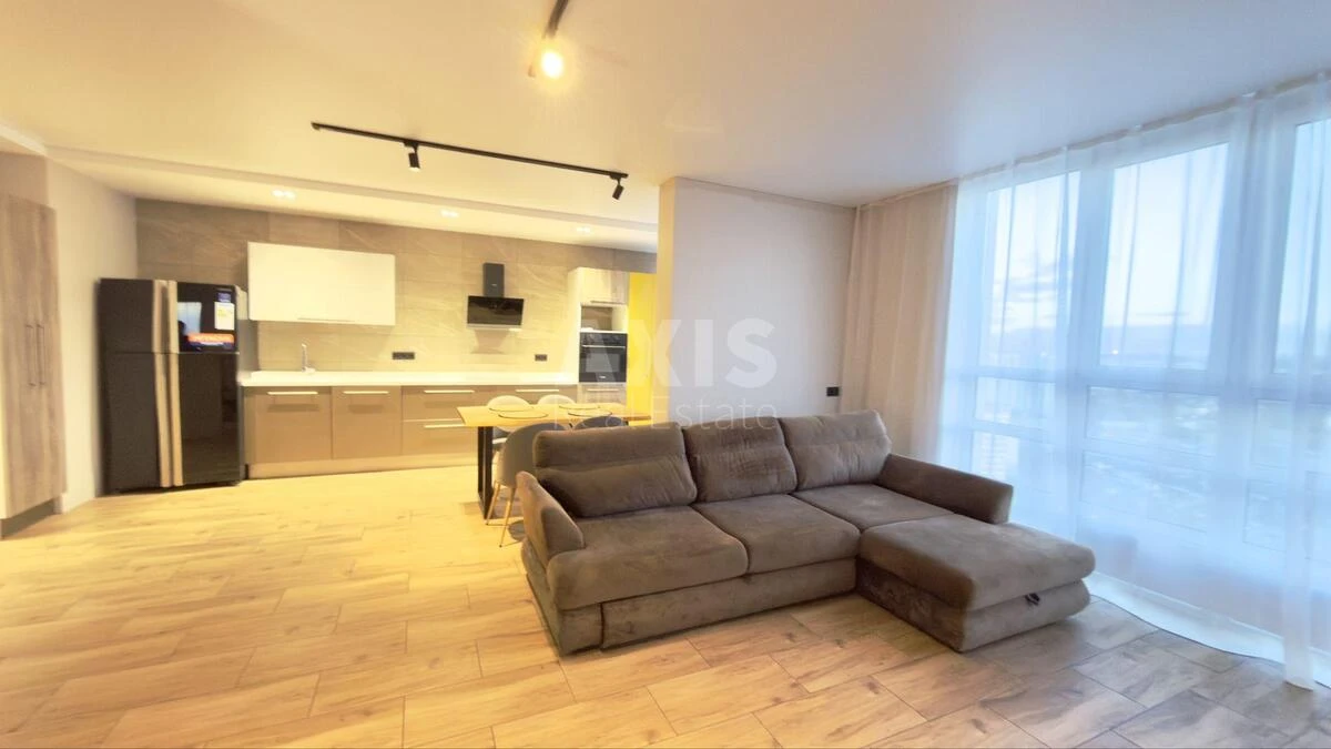 4k apartment vul. Berezhans'ka 15675561