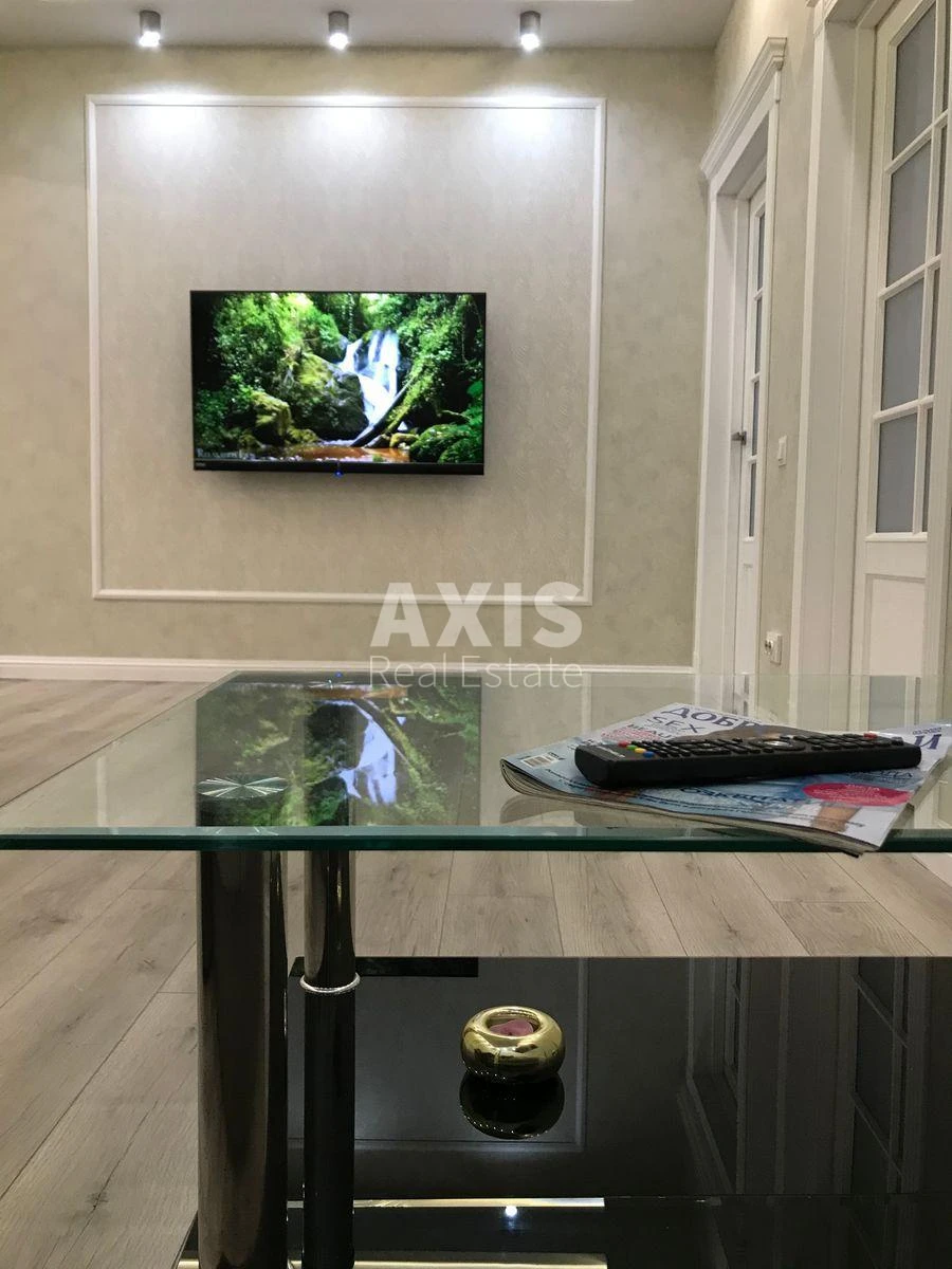 3k apartment vul. Myhajla Maksymovycha Двадцять чотири вольти412012