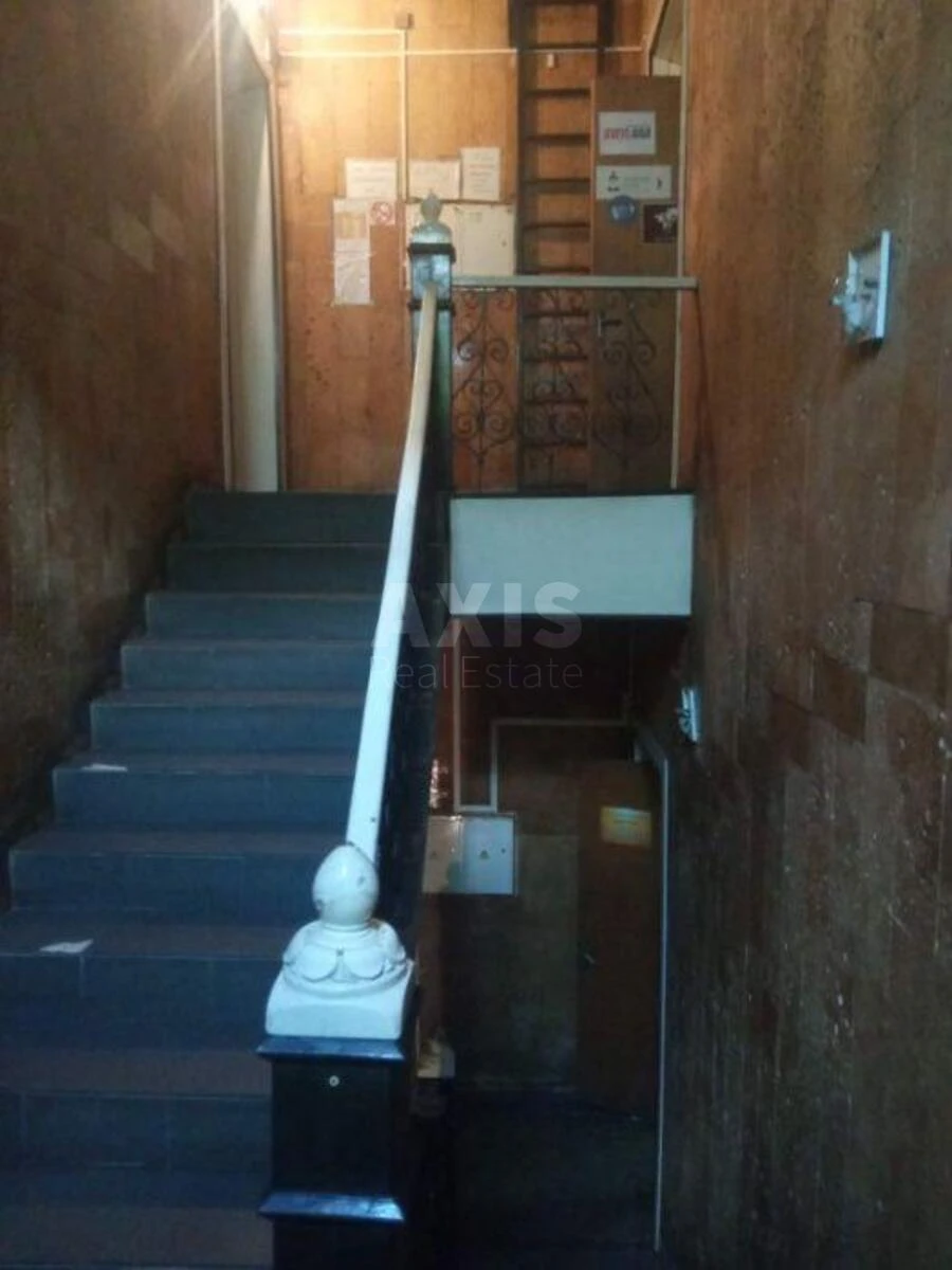 Office vul. Mezhygirs'ka 24, 623m2600125