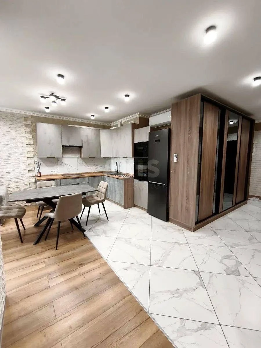 2k apartment nab. Dniprovs'ka 20Б690500