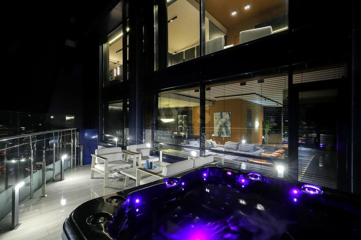 4k apartment prov. Laboratornyj 7663980