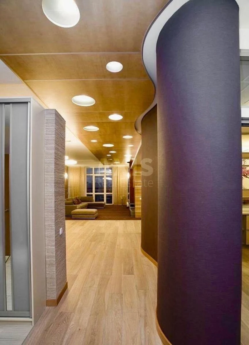 3k apartment vul. Grushevs'kogo Myhajla 9А648135