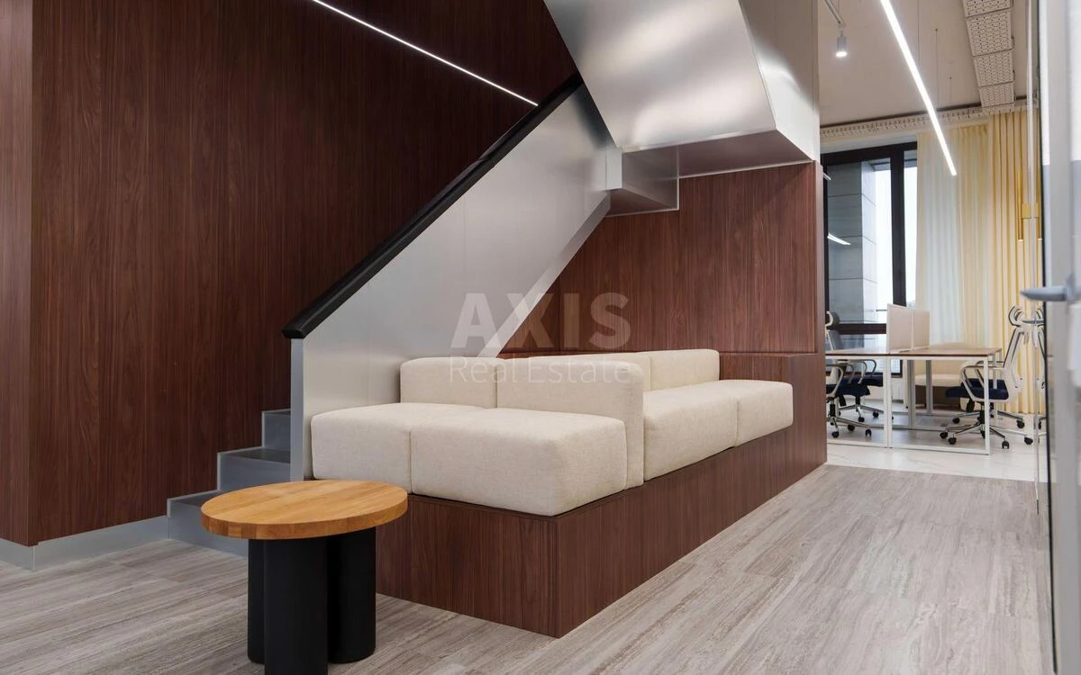 Office pr-t Berestejskij 42, 220m26311621