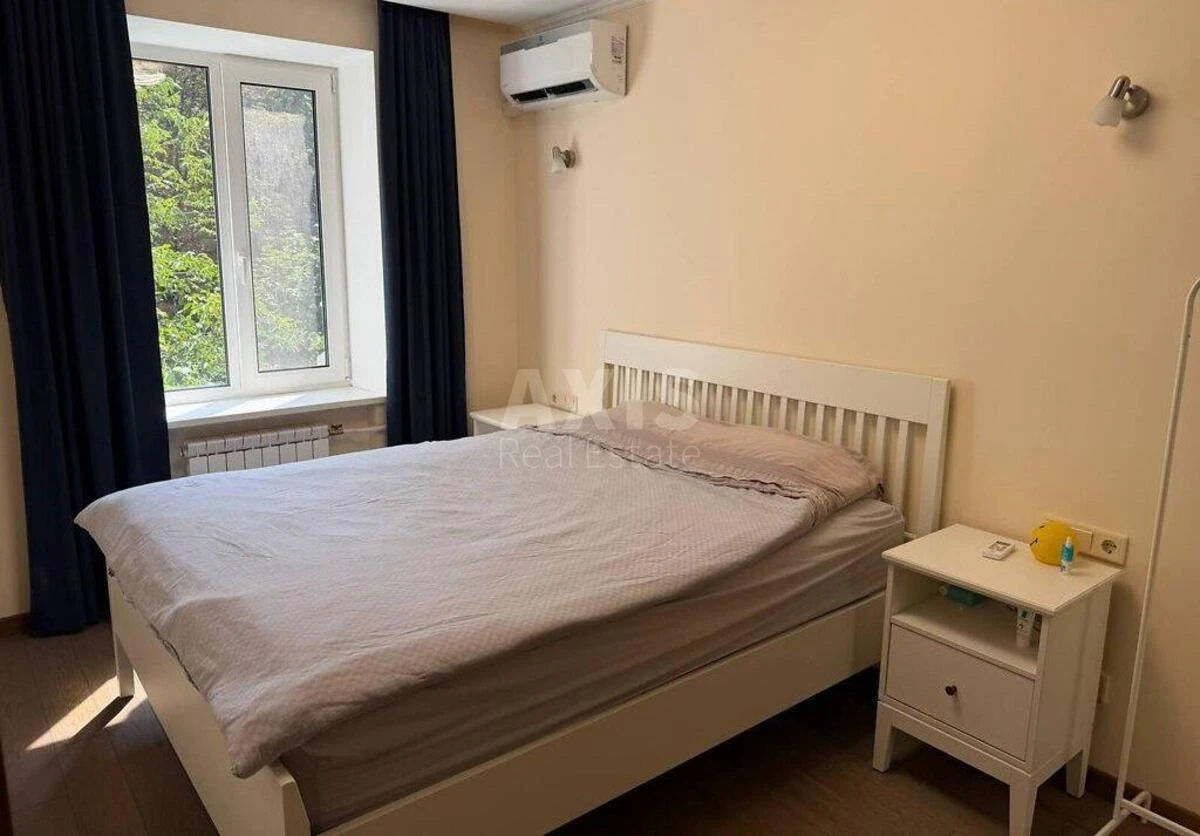 2k apartment vul. Dorogozhyc'ka 15Б701085