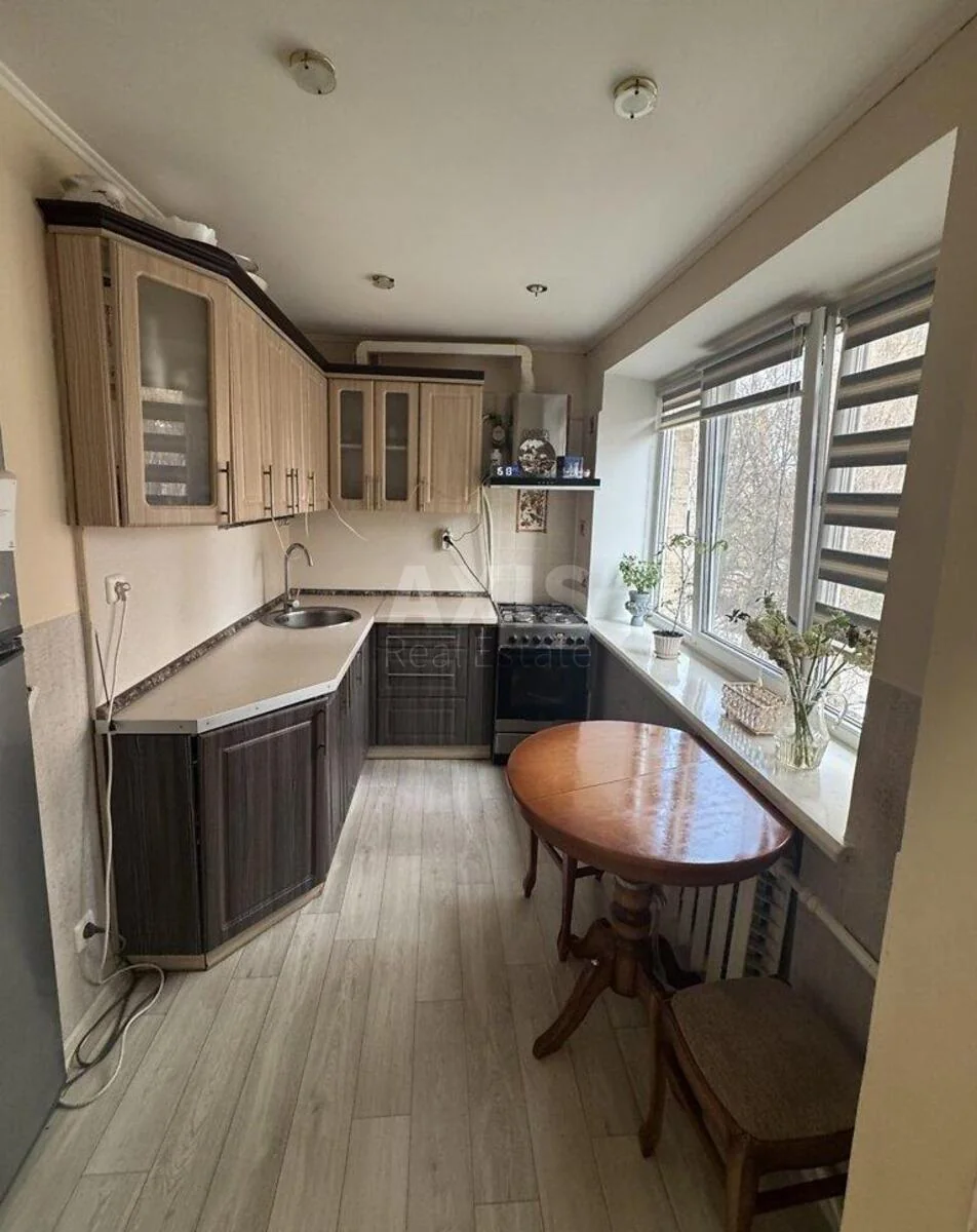 2k apartment vul. Zlatopil's'ka 4