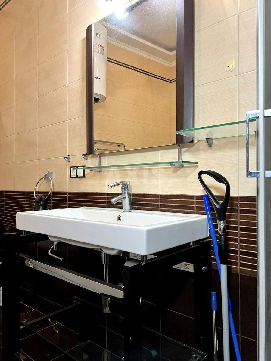 4k apartment vul. Hreshhatyk 256548414