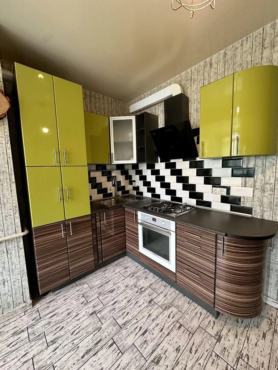 1к квартира вул. Радистів 32