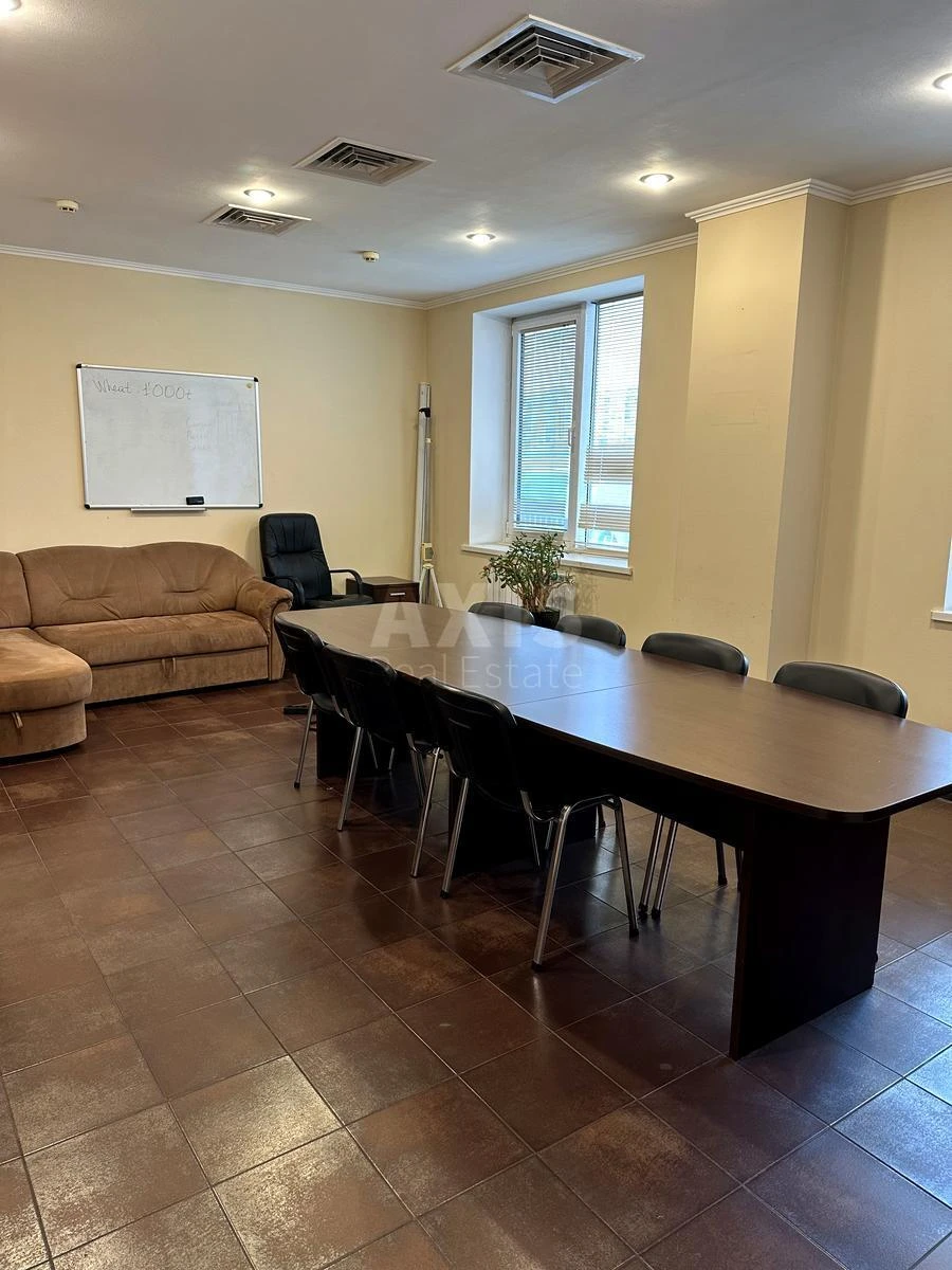Office vul. Shums'kogo Jurija 1, 196m2694874
