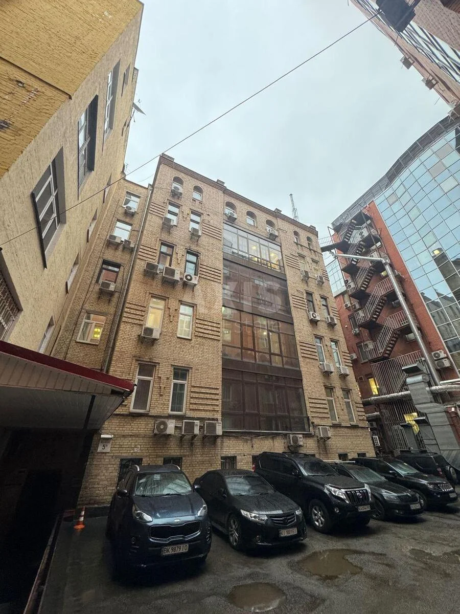 Office vul. Zhyljans'ka 5Б, 250m2