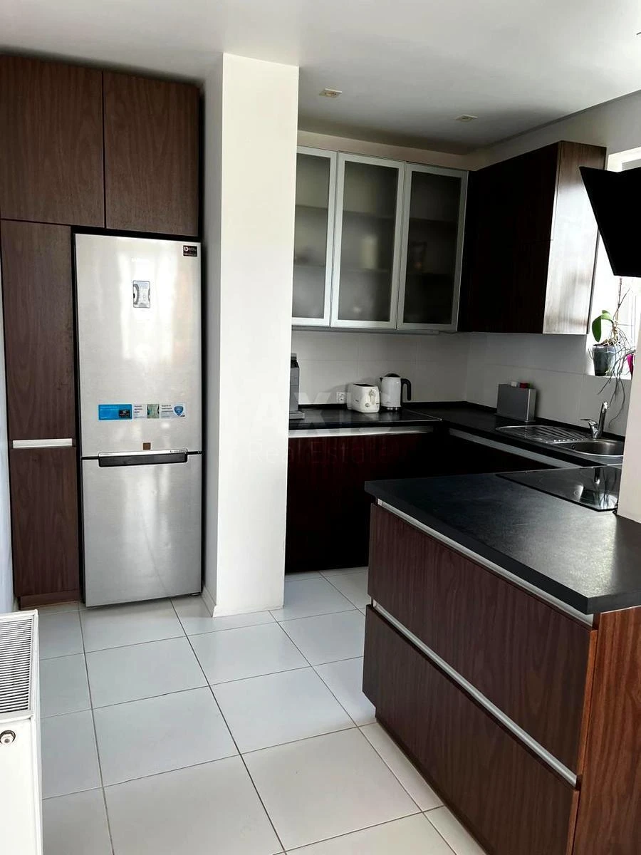 3k apartment vul. Mel'nykova 51Б677160