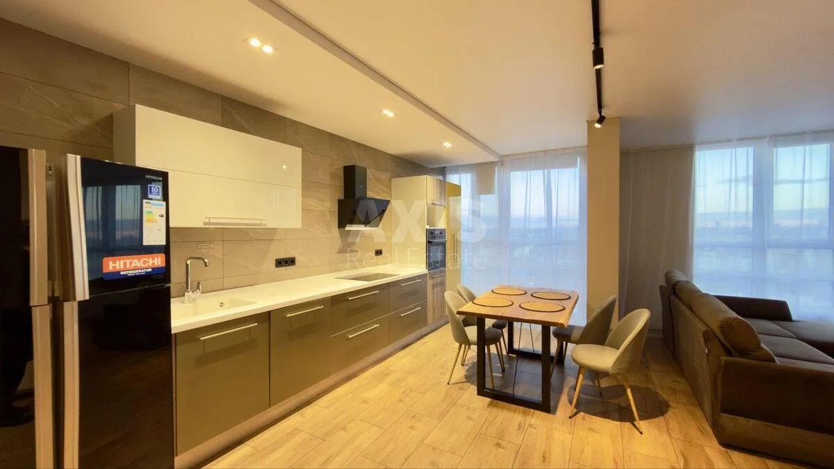 4k apartment vul. Berezhans'ka 15