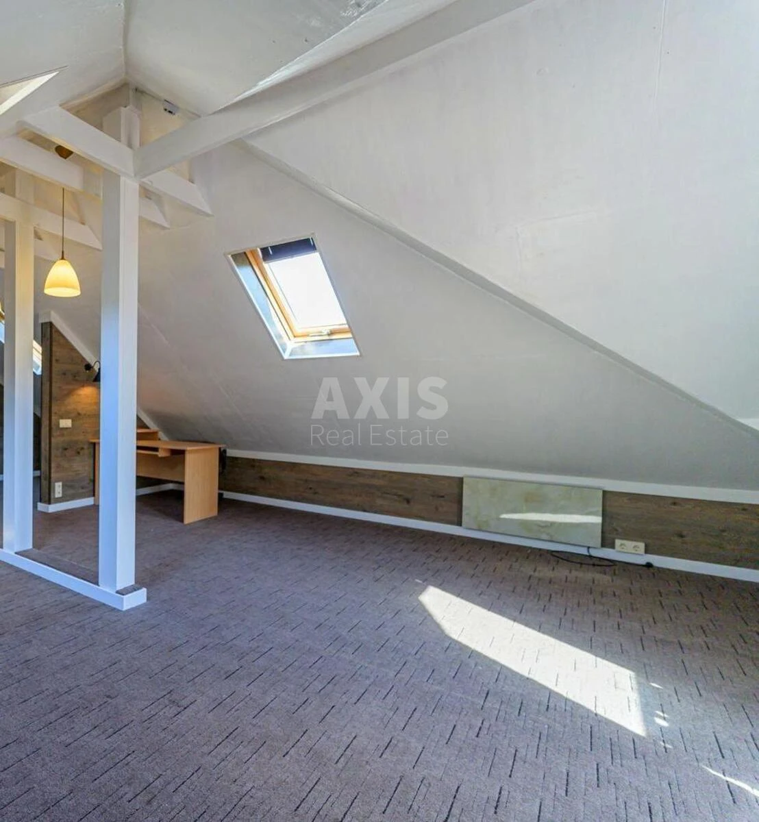 Офис бул. Дружбы Народов 26/1, 200м2600972