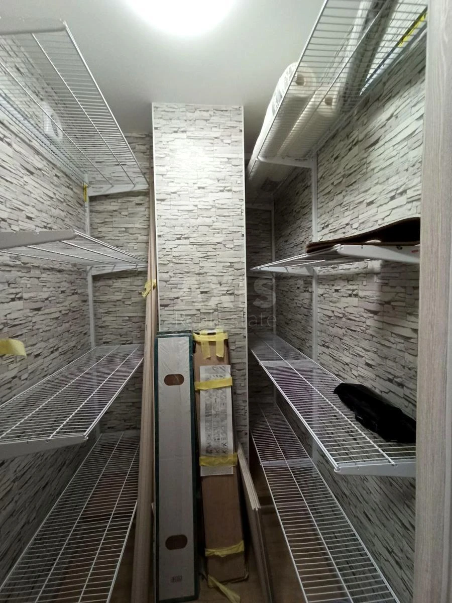 2к квартира ул. Александра Олеся 4Б633030