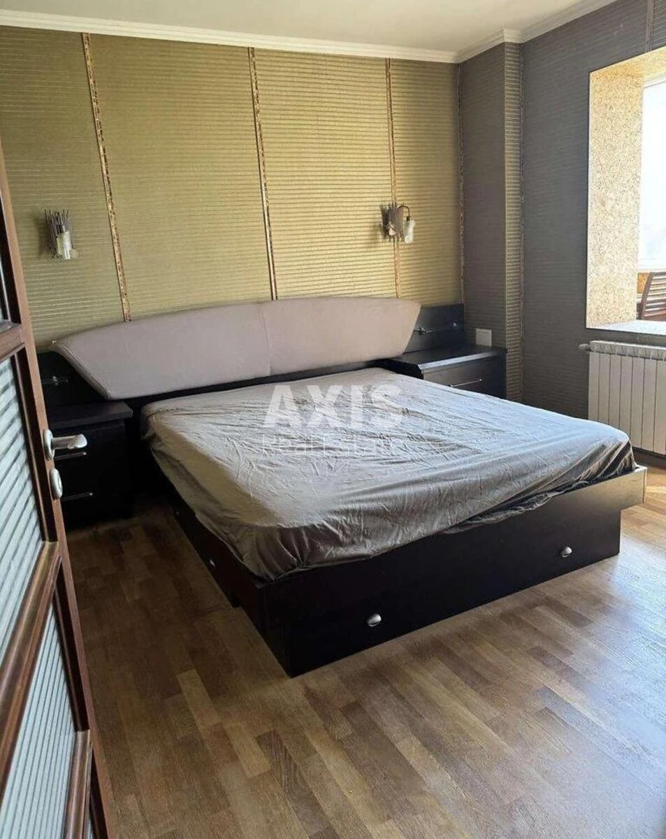 4k apartment vul. Kashtanova 106912310