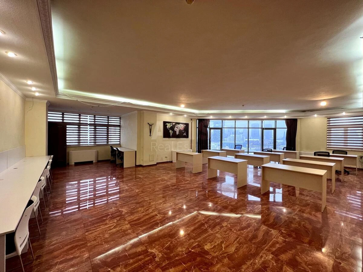 Office vul. Velyka Vasyl'kivs'ka 72, 194m2692598