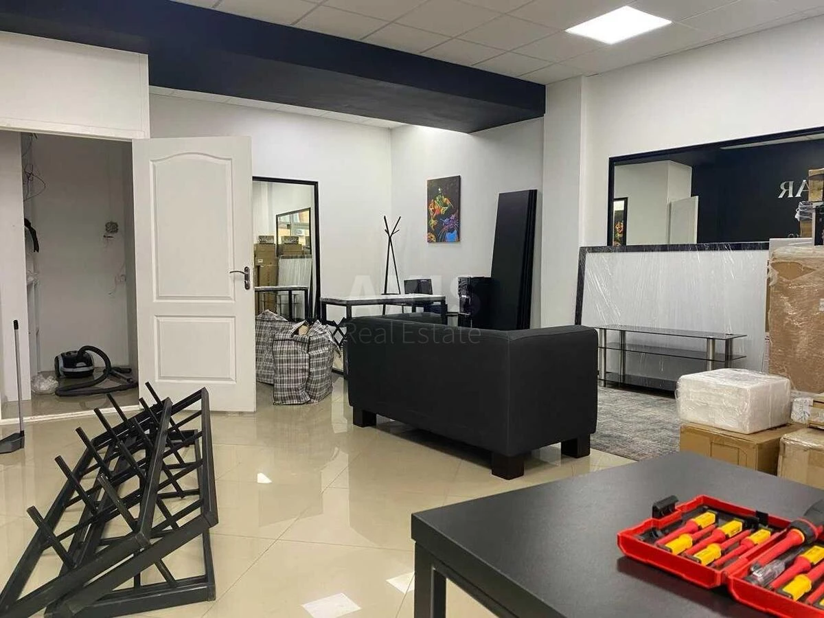 Office vul. Jevgena Konoval'cja 36Д, 45m266204