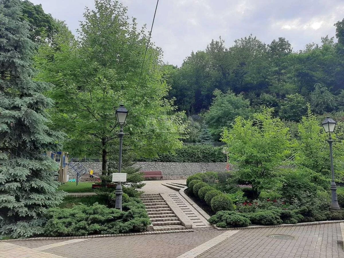 3k apartment vul. Vozdvyzhens'ka 296522613