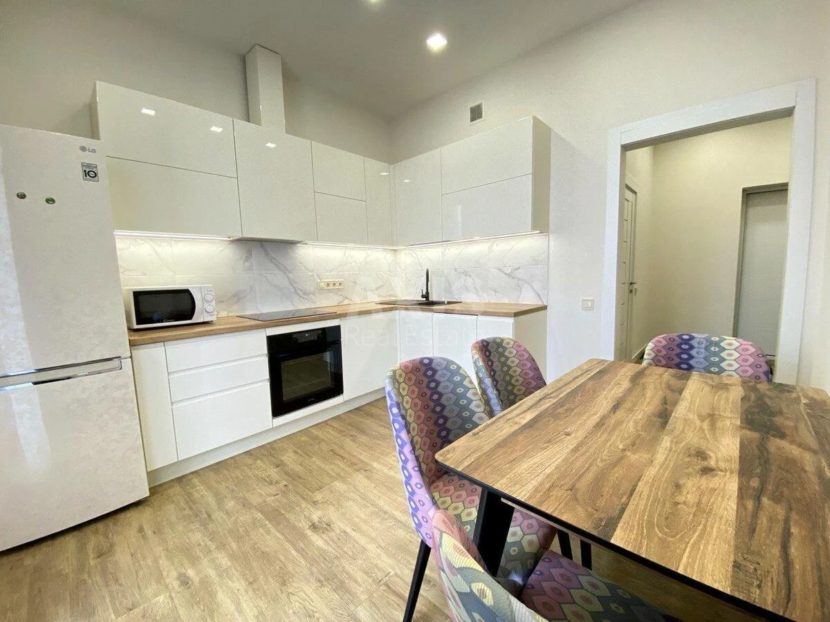 1k apartment vul. Bul'varno-Kudrjavs'ka 15А6685115