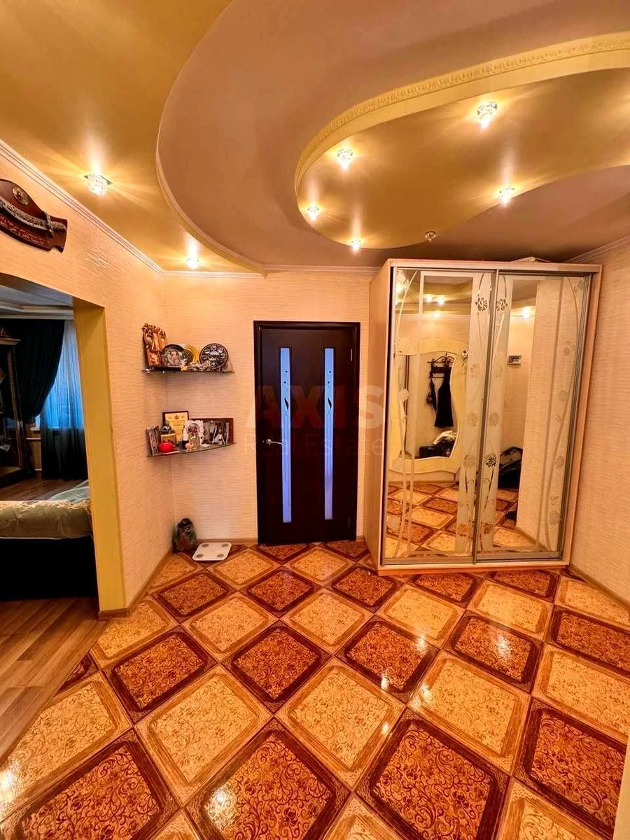 3k apartment vul. Revuc'kogo 19/1703856