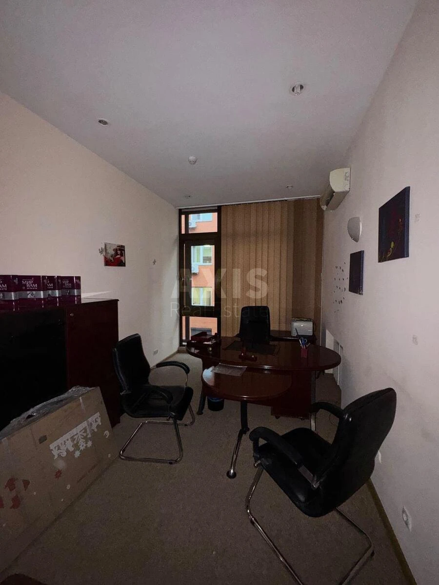 Office vul. Zhyljans'ka 5Б, 250m2643643