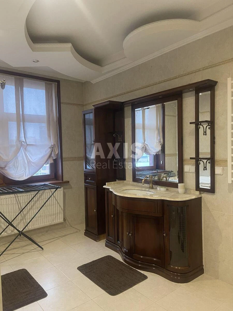 4k apartment vul. Jevgena Konoval'cja Thirty-two B6253210