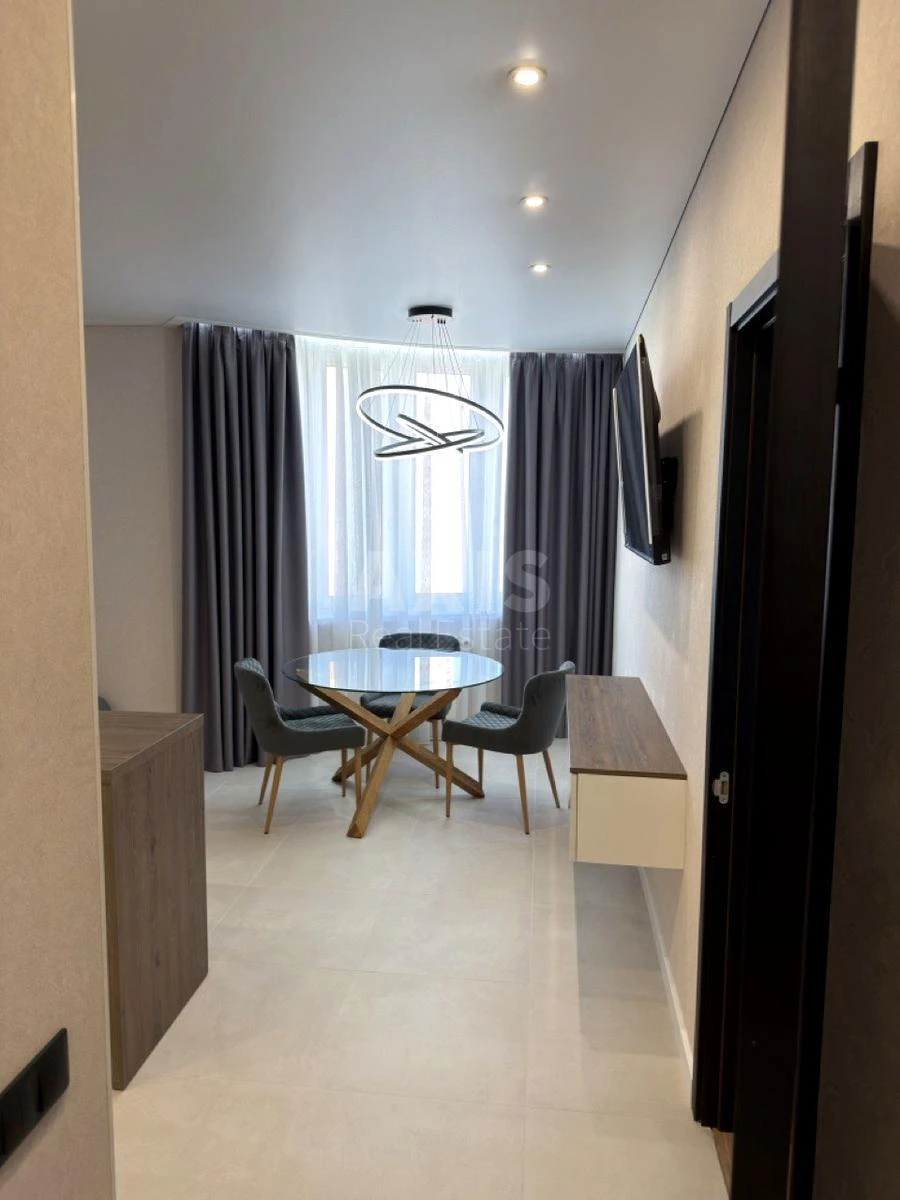 1k apartment vul. Naberezhna 25682074