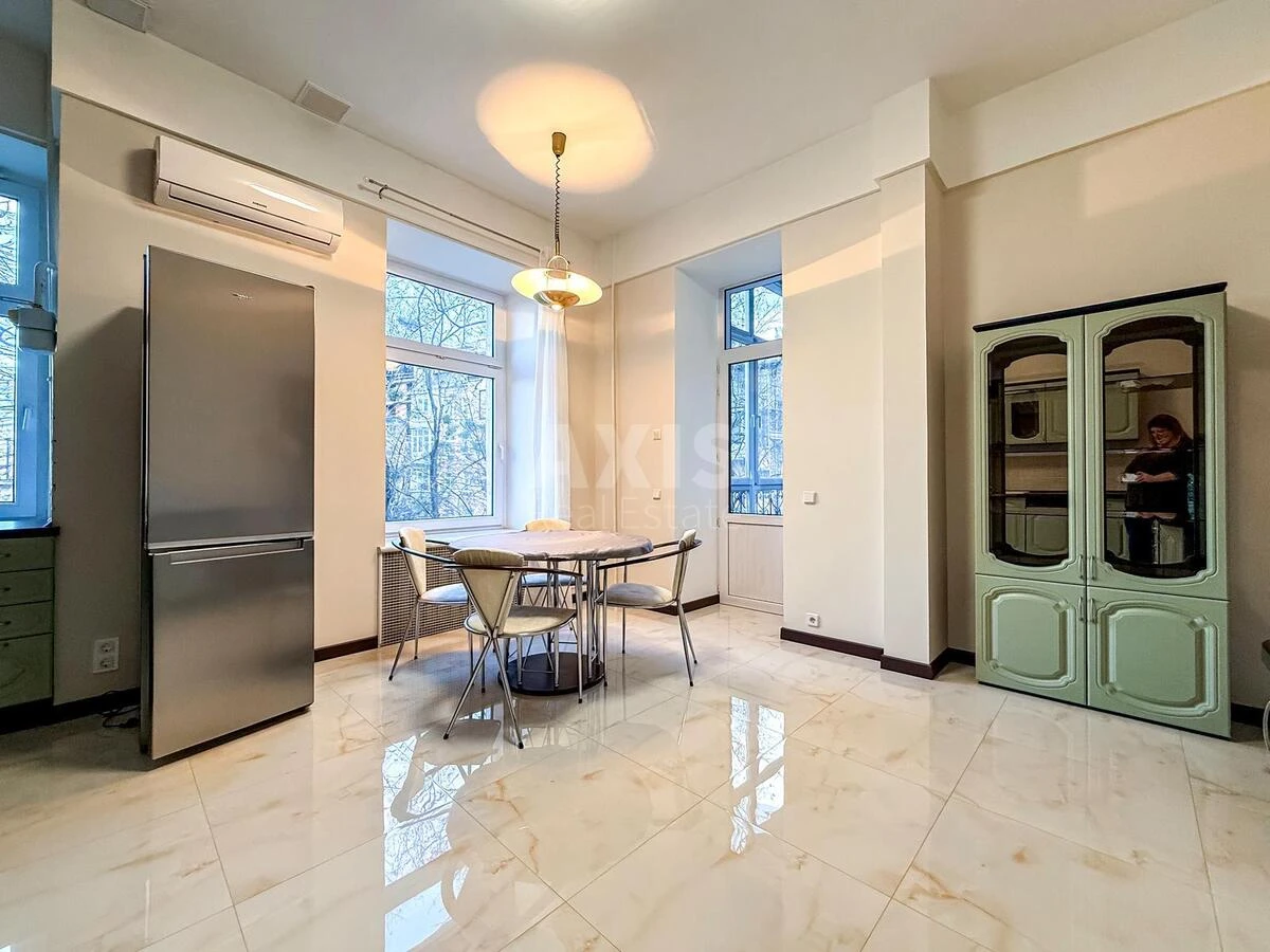 4k apartment vul. Rejtars'ka 28633384