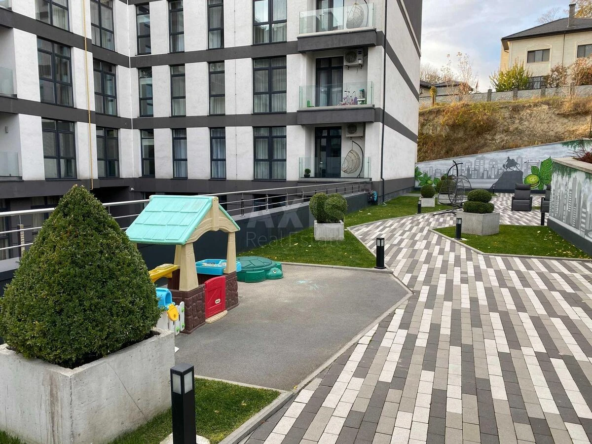 2k apartment vul. Universytets'ka 236603317