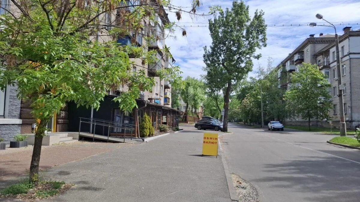 Офис ул. Строителей 34/1, 78м26894311
