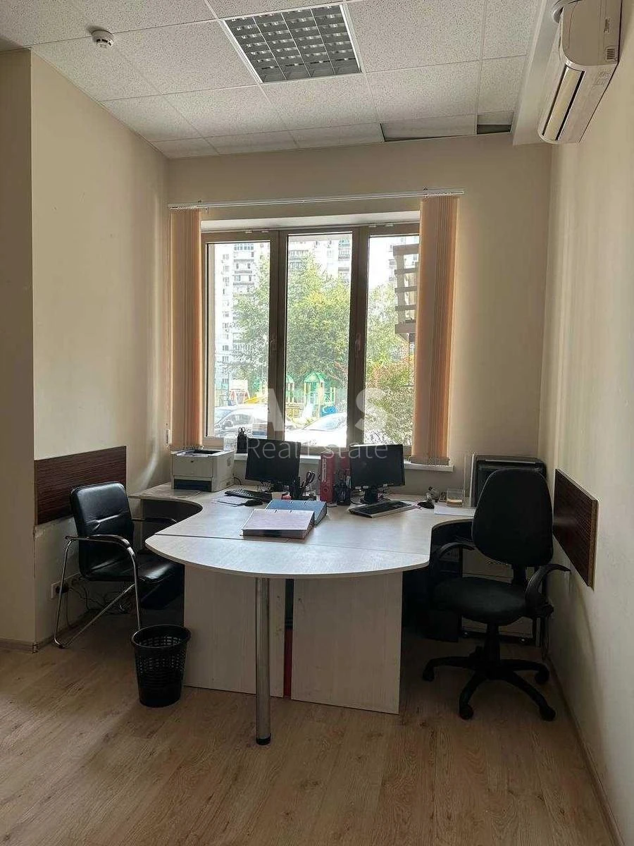 Office vul. Patriarha Mstyslava Skrypnyka 40, 129m242000