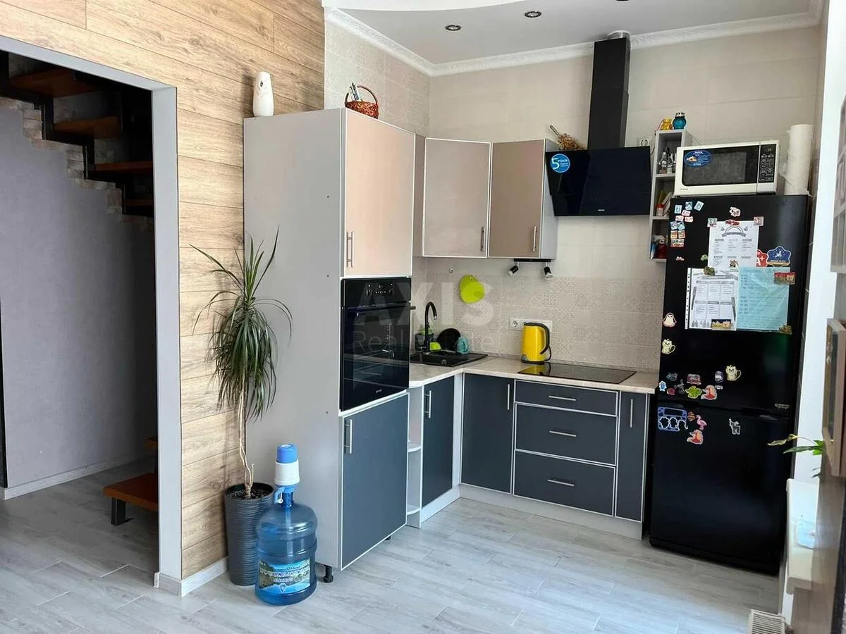 3k apartment vul. Kahovs'ka 60