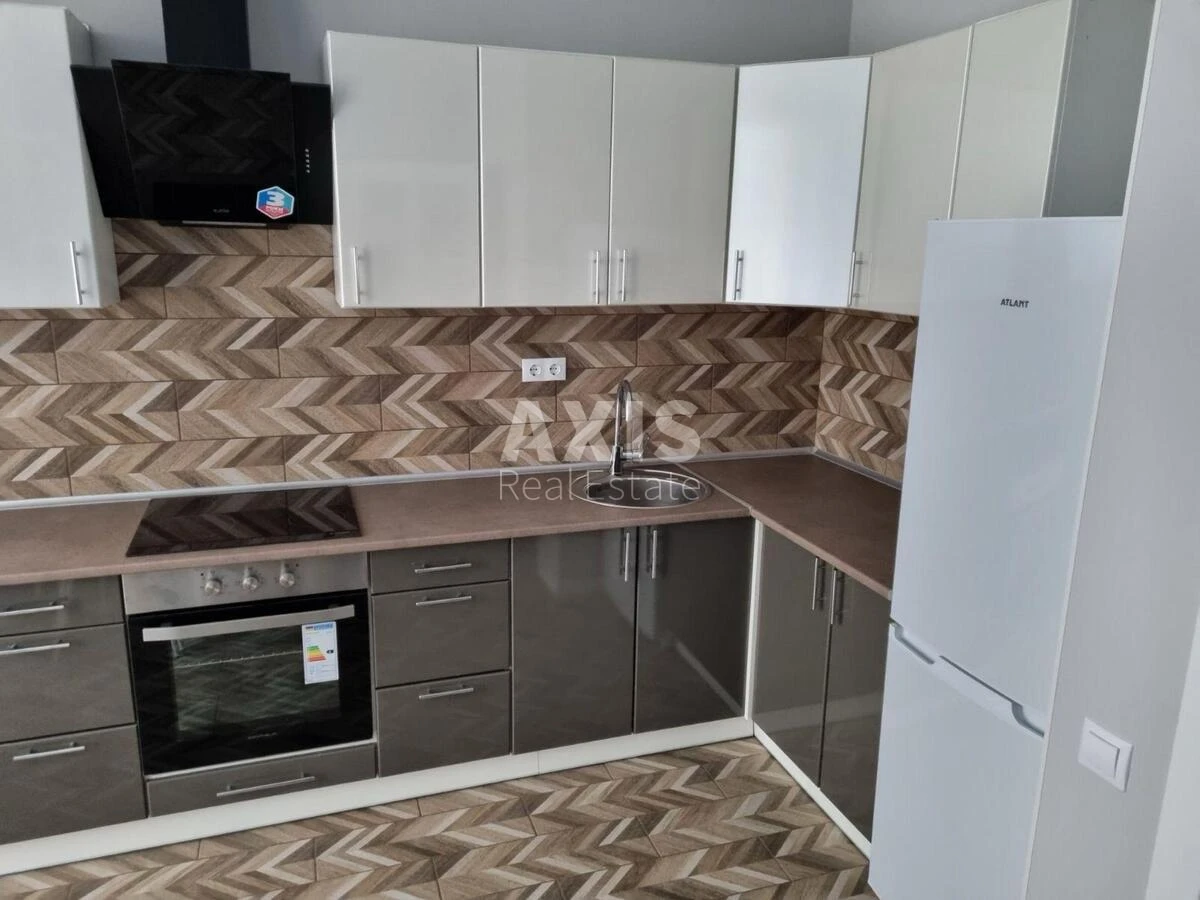 1k apartment pr-t Berestejskij 6753873