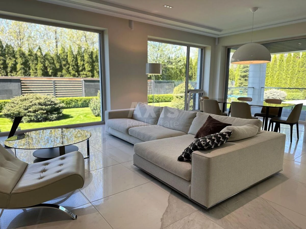 Дoм ул. Центральная, 500м2, город Киев513503