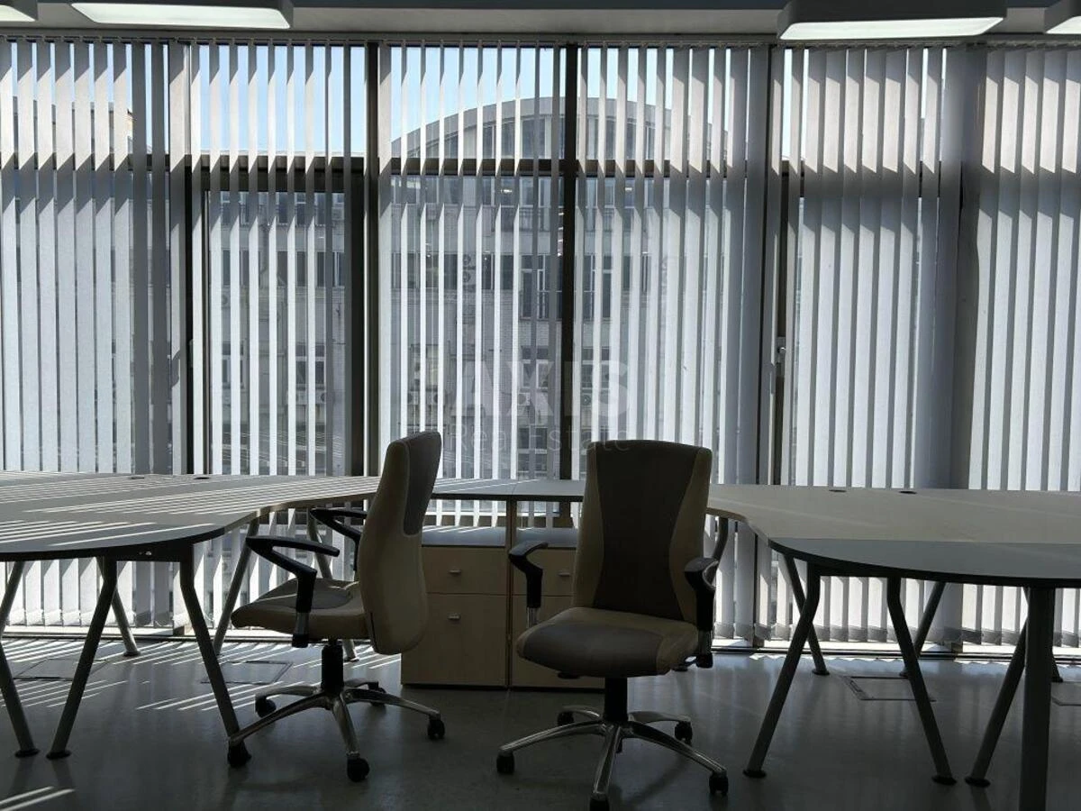 Office vul. Velyka Vasyl'kivs'ka 72, 183m2673299