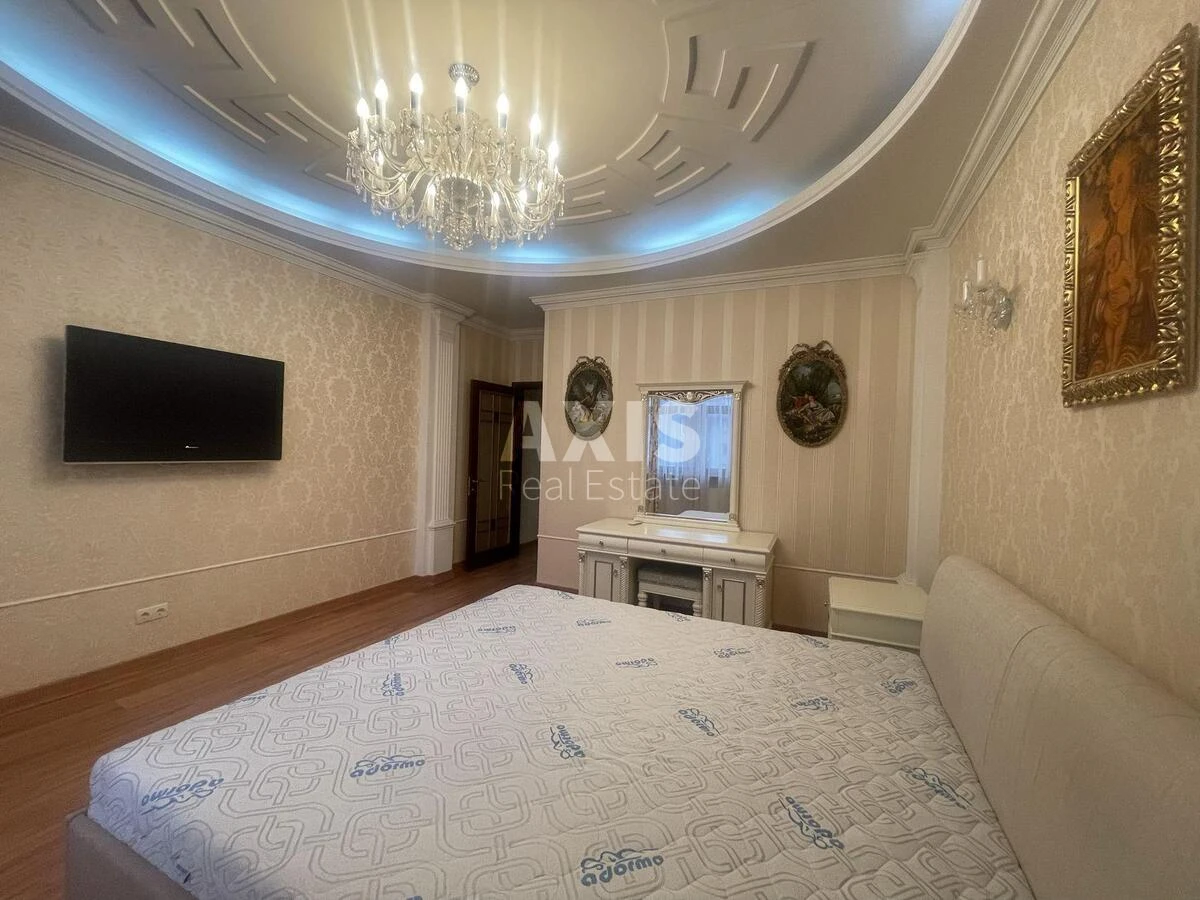 4k apartment vul. Jevgena Konoval'cja Thirty-two B6253215