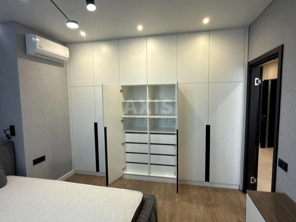 1k apartment vul. Naberezhna 25682079