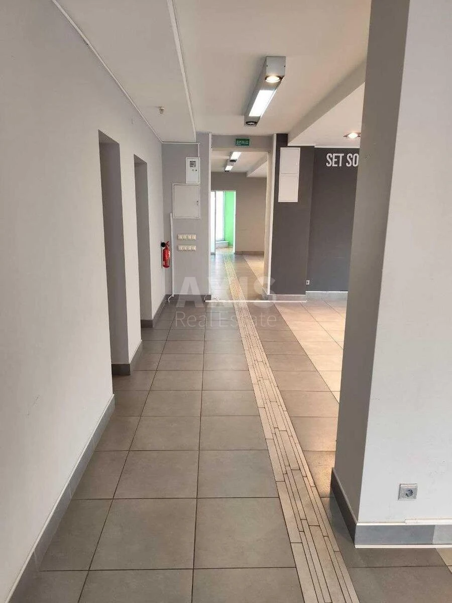 Office pr-t Geroi'v Stalingrada 24, 233m2535102